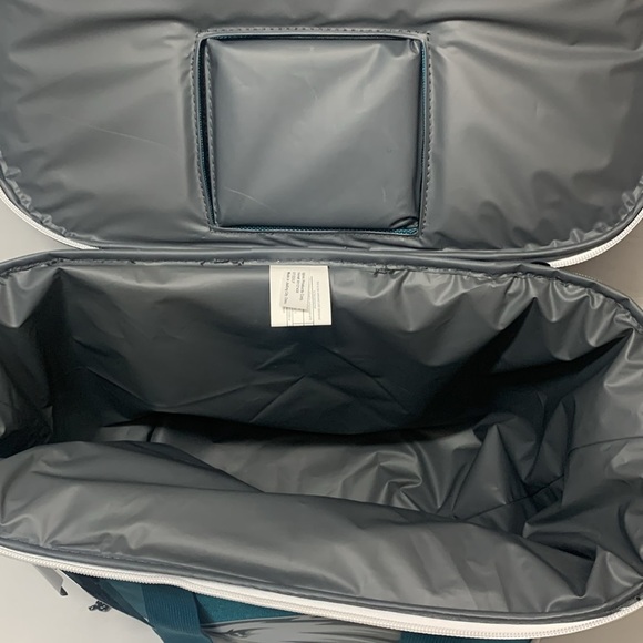 Philadelphia Eagles NFL Tailgate Tote Igloo Cooler Bag 28-Can Capacity New - Picture 9 of 10